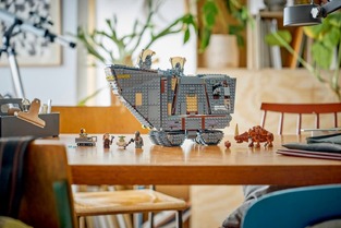 LEGO Star Wars Offworld Sandcrawler™ and Mudhorn - 75453