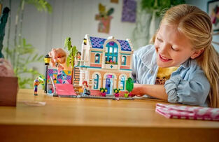 LEGO Friends Liann's Family House - 42687